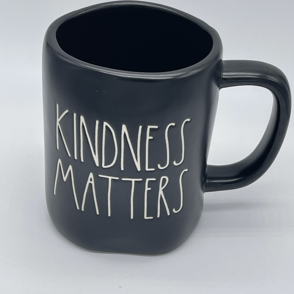 #RaeDunn LL Mug “KINDNESS MATTERS”